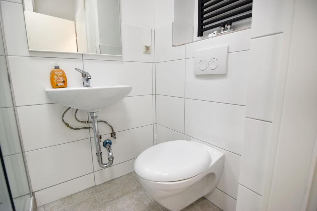 Cozy Worker Apartments Нідеркассель Екстер'єр фото